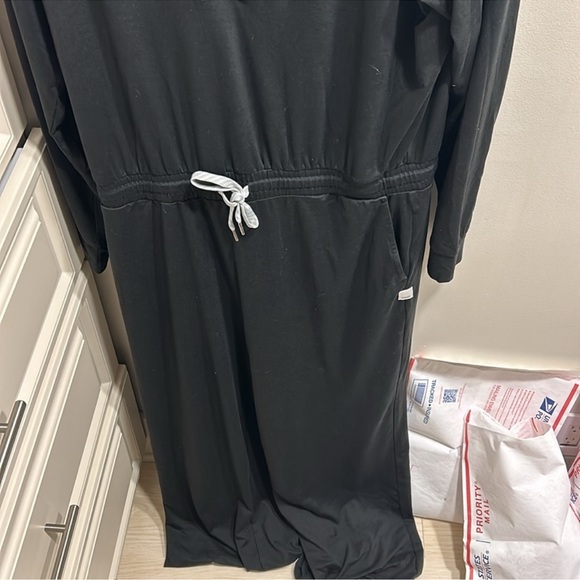 Jackie ONLY don’t share Vuori black jumpsuit size large - Picture 2 of 6